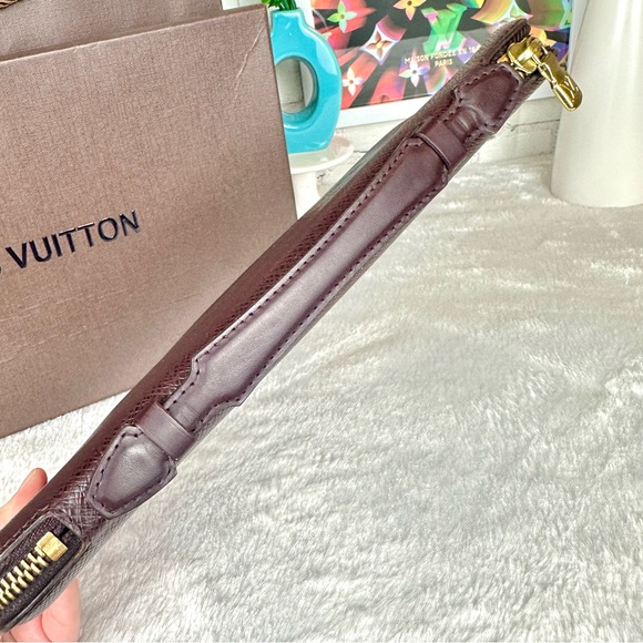 Louis Vuitton Maroon Taiga Leather Clutch Hand Bag Wallet - Picture 4 of 14